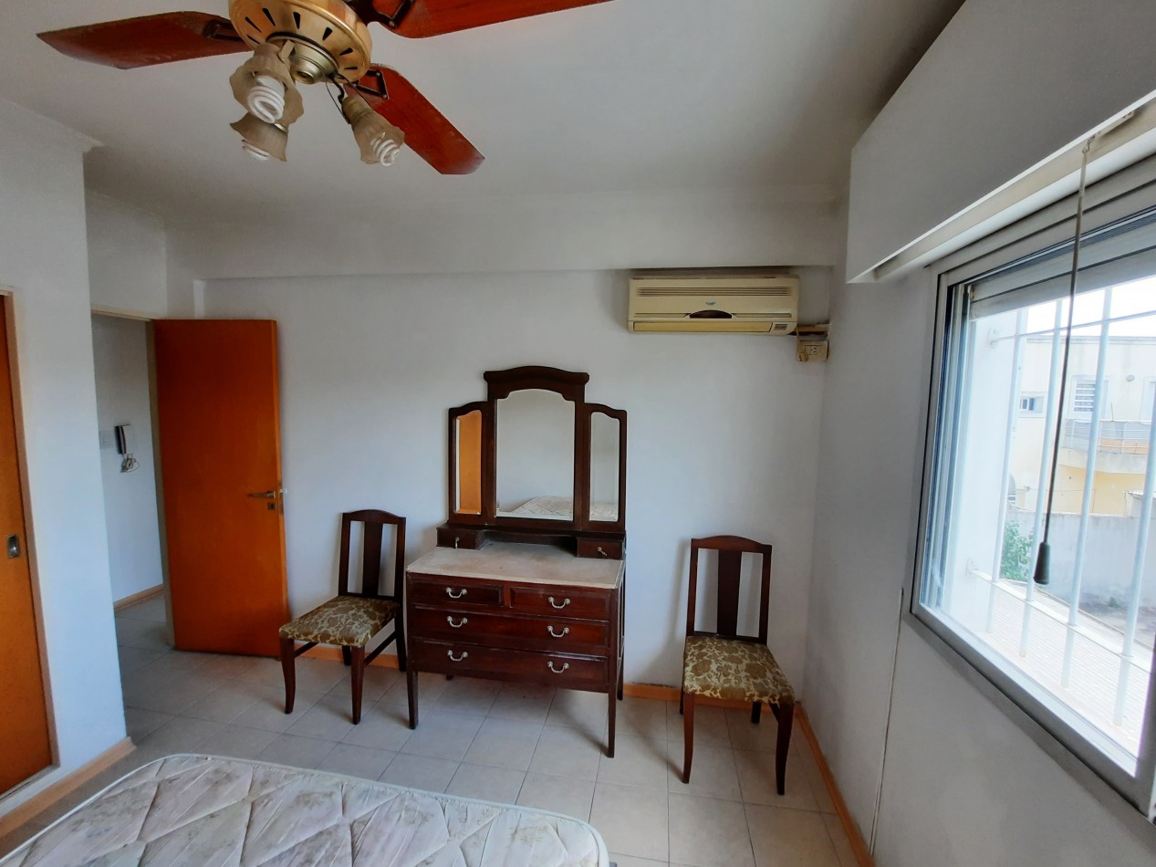 Duplex semiamoblado de 2 dormitorios con cochera en Pavon y Savio