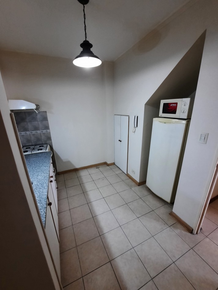 Duplex semiamoblado de 2 dormitorios con cochera en Pavon y Savio