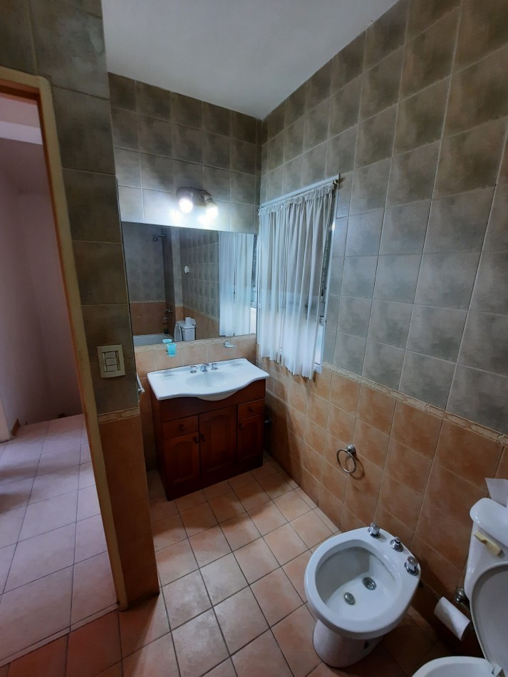 Duplex semiamoblado de 2 dormitorios con cochera en Pavon y Savio