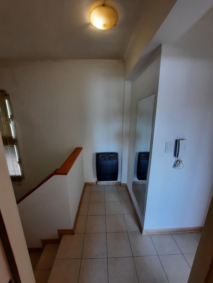 Duplex semiamoblado de 2 dormitorios con cochera en Pavon y Savio