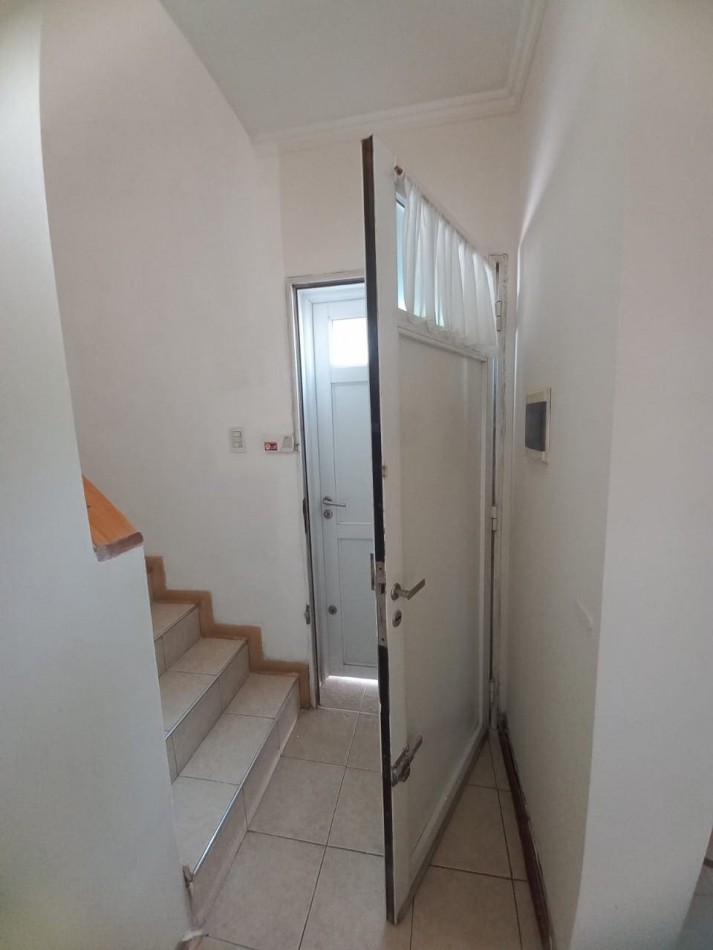 Duplex semiamoblado de 2 dormitorios con cochera en Pavon y Savio