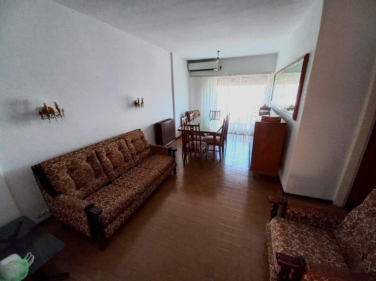 Departamento de dos dormitorios con cochera en Pellegrini 303