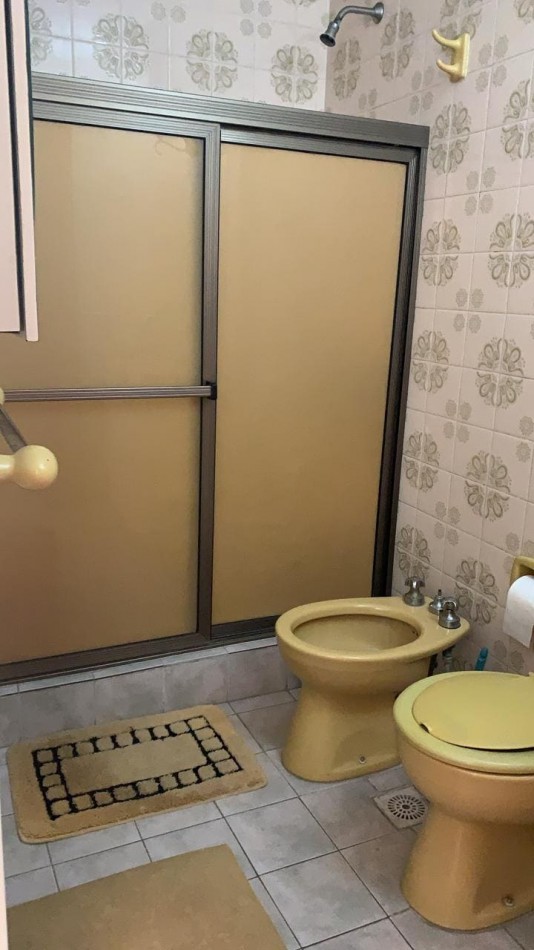Departamento de dos dormitorios con cochera en Pellegrini 303