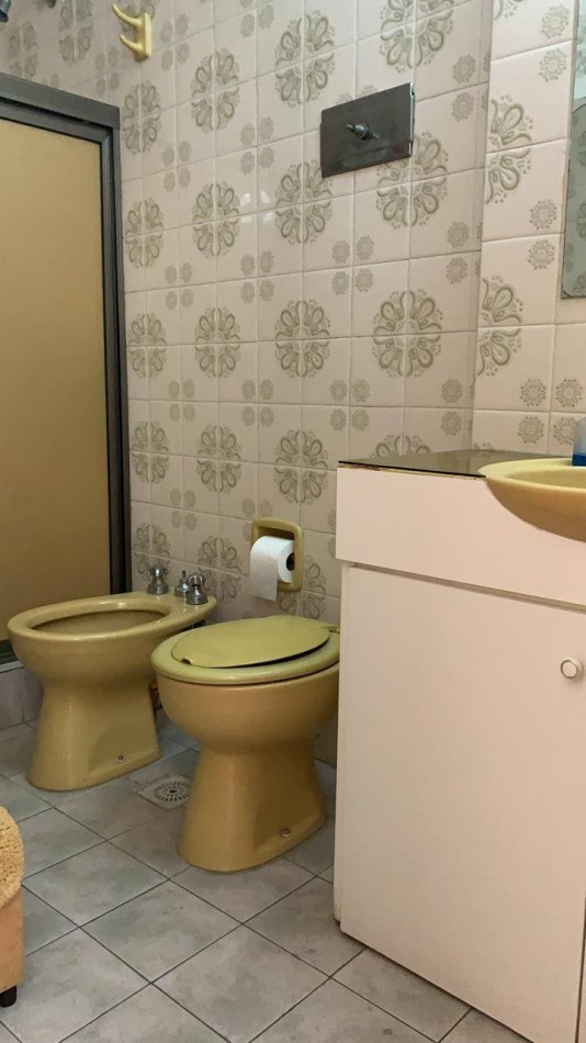 Departamento de dos dormitorios con cochera en Pellegrini 303
