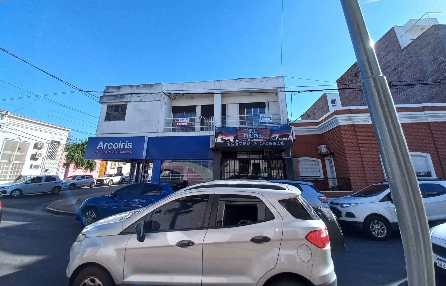 Departamento de dos dormitorios con cochera en Pellegrini 303
