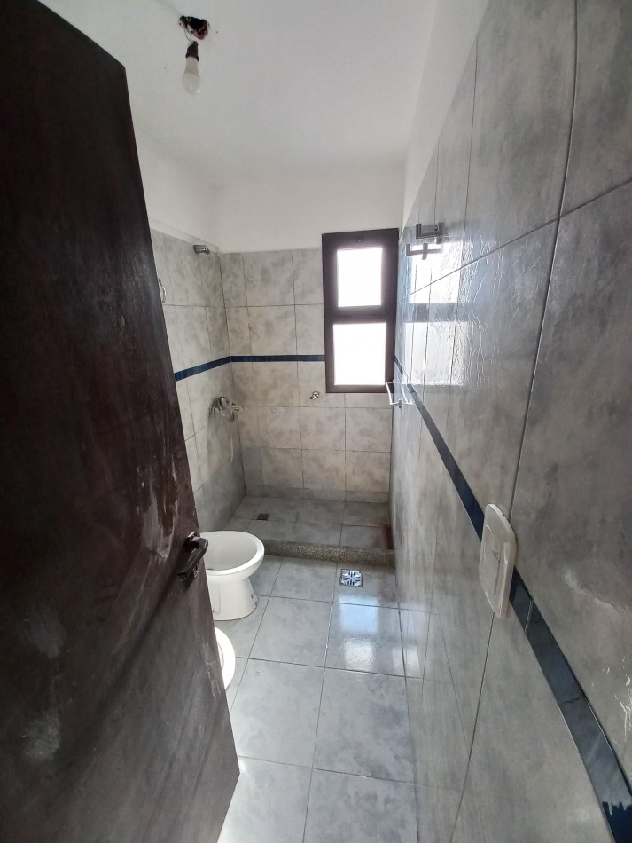 Depto. de 1 dormitorio y cochera en Juan B Justo 668