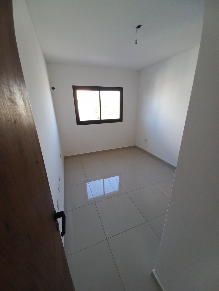 Depto. de 1 dormitorio y cochera en Juan B Justo 668