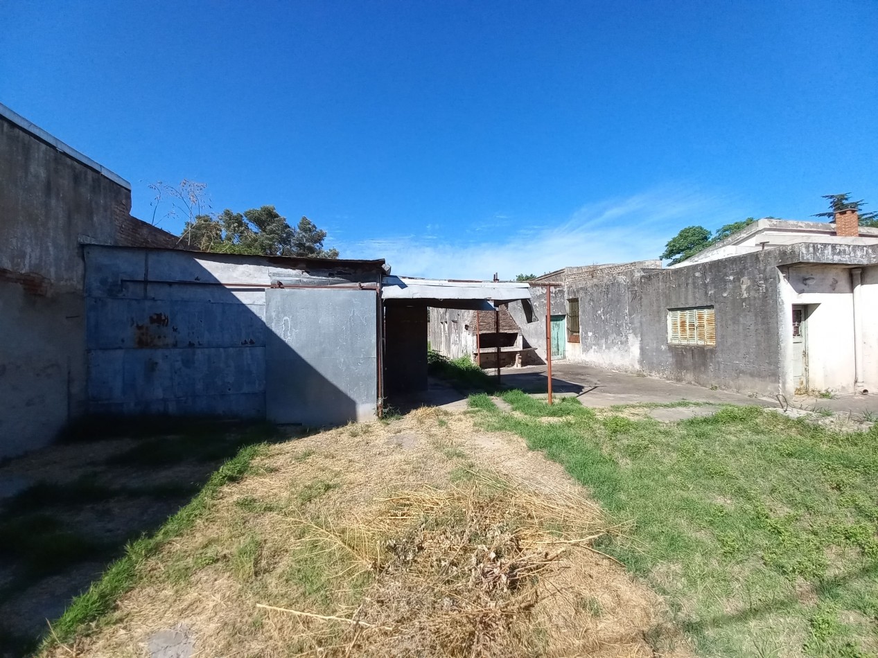Gran Lote en Echeverria 424