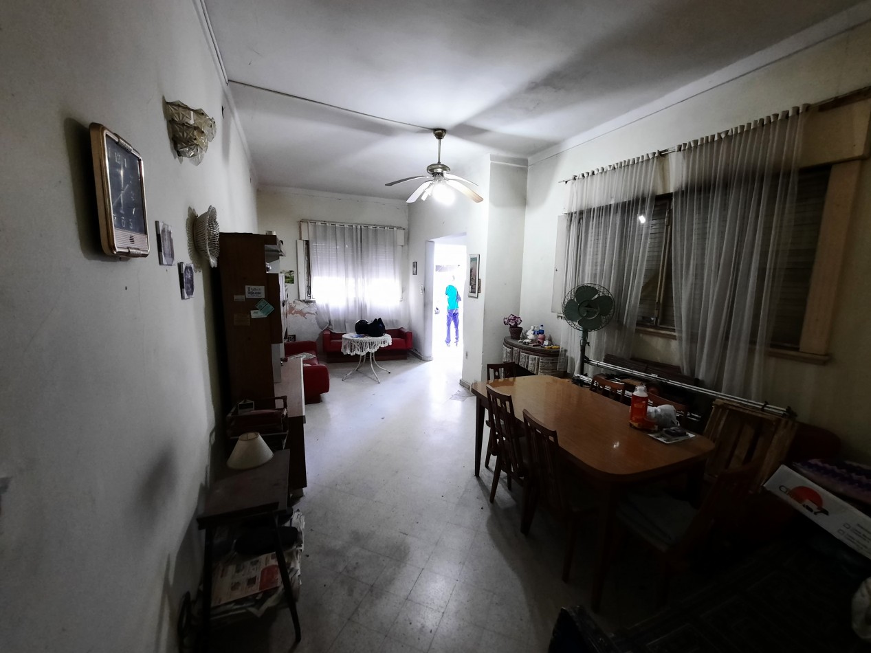 Casa de dos dormitorios a reciclar en Lavalle 80