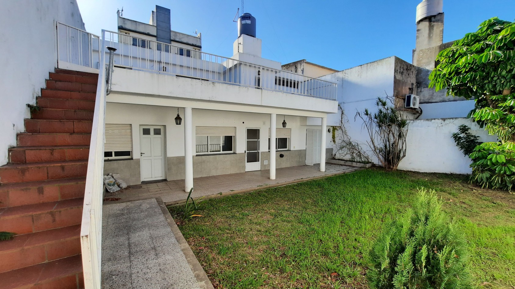Casa de 4 dormitorios. Alvear 185