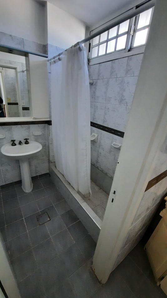 Casa de 4 dormitorios. Alvear 185