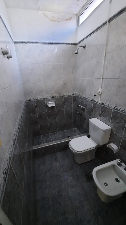 Casa de 4 dormitorios. Alvear 185