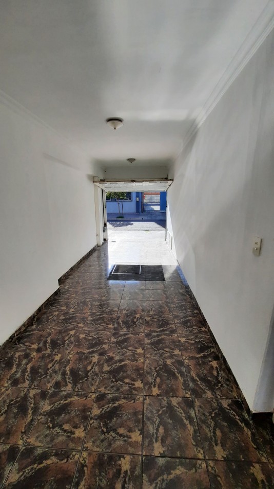 Casa de 4 dormitorios. Alvear 185