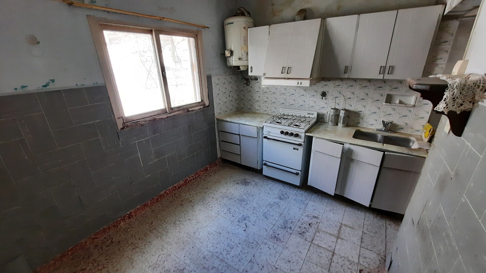 Casa de 2 dormitorios en San Lorenzo 320 (Barrio Urquiza).