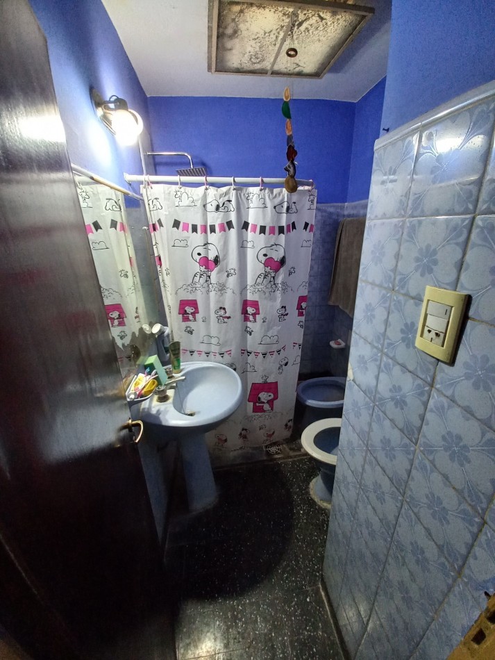 Casa de 2 dormitorios y dep. en Barrio Urquiza