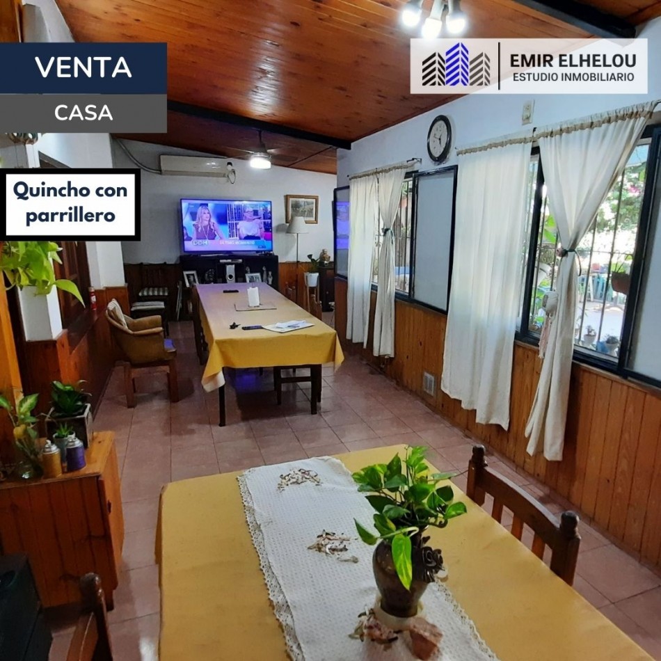 Casa de 2 dormitorios y dependencias en Barrio 9 de Julio