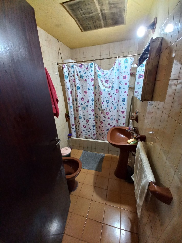Inmueble con dos propiedades en B° Guemes RETASADO