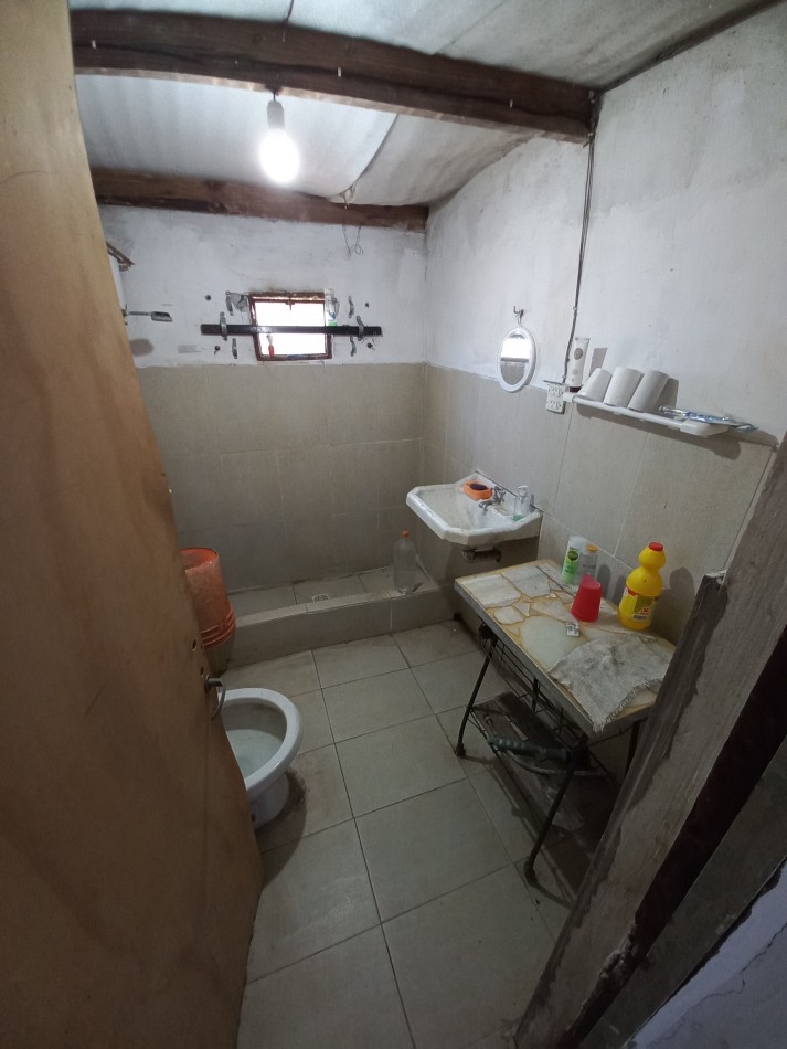 Casa de 2 dormitorios en gran lote en Villa Canto