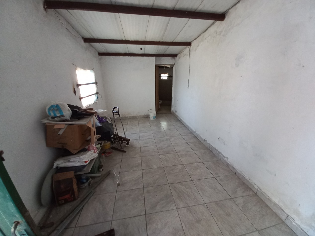 Casa de 2 dormitorios en gran lote en Villa Canto