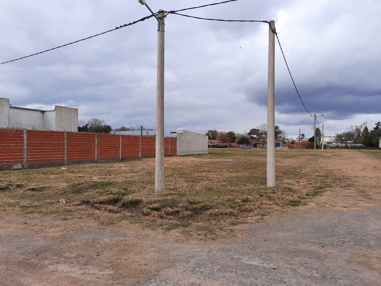 Excelente Lote en Barrio Yaguaron