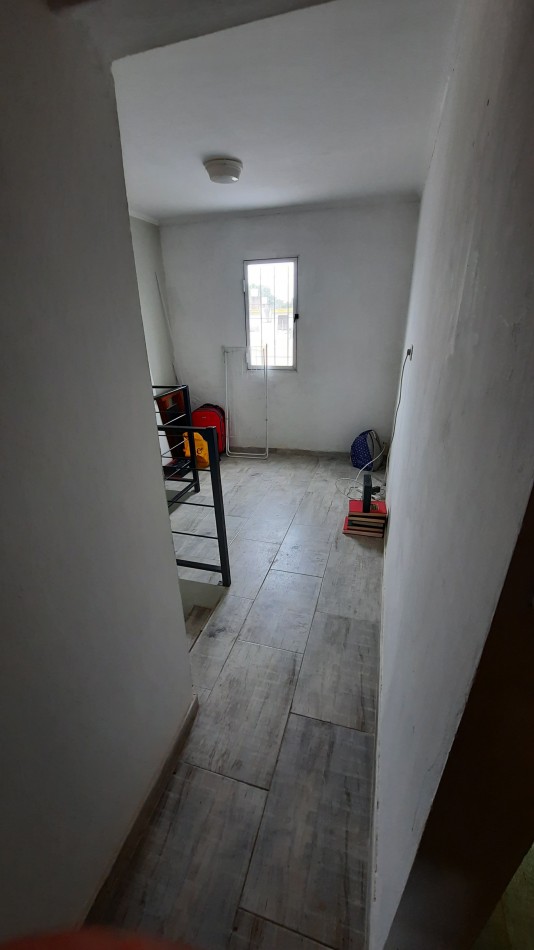 Duplex de 4 dormitorios y cochera en Roca 237