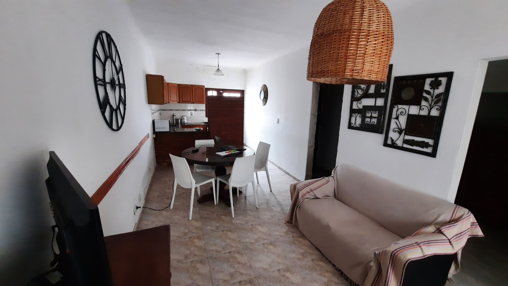 Duplex de 4 dormitorios y cochera en Roca 237