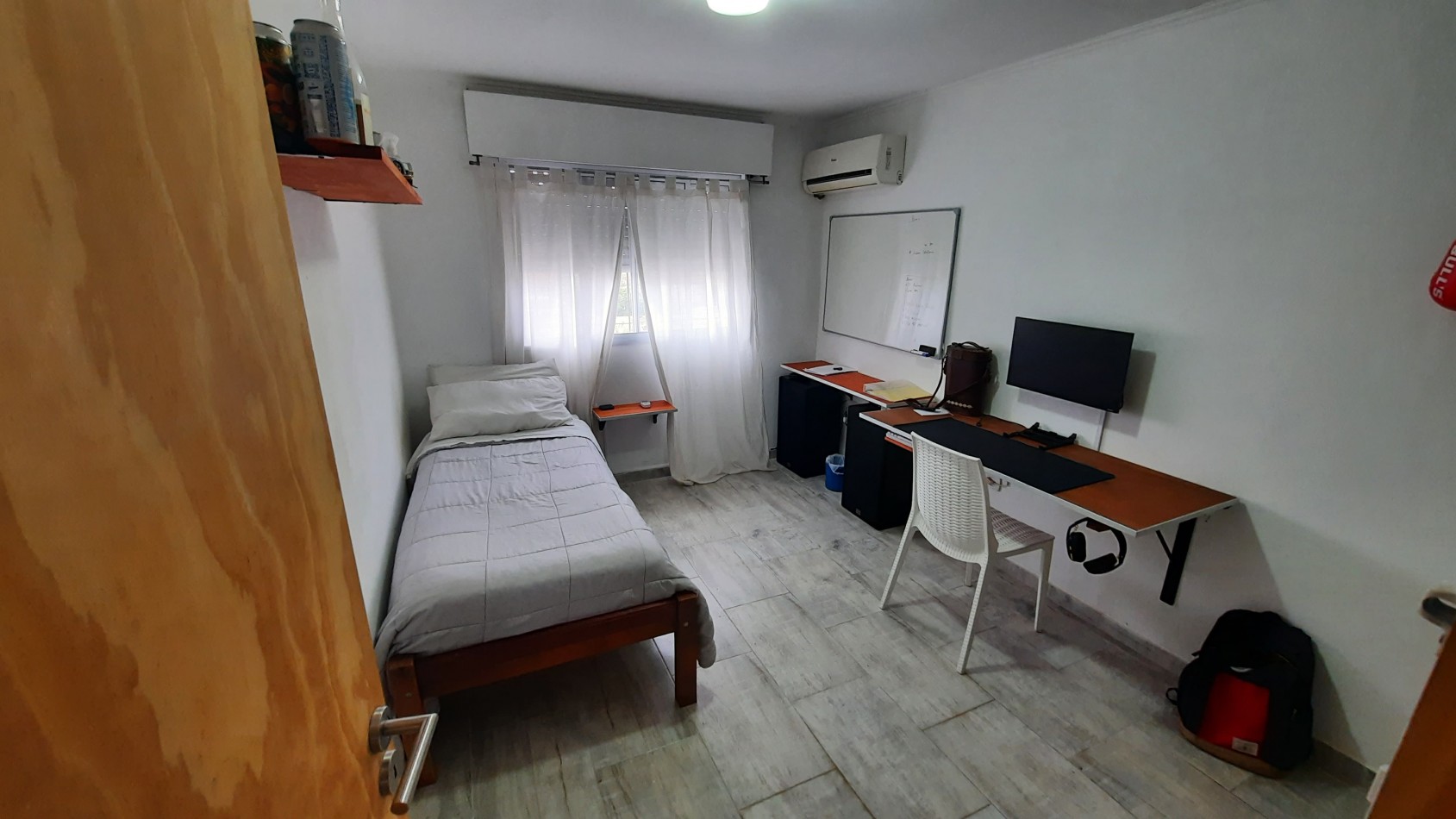 Duplex de 4 dormitorios y cochera en Roca 237