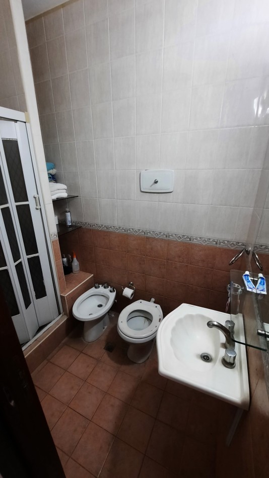 Duplex de 4 dormitorios y cochera en Roca 237