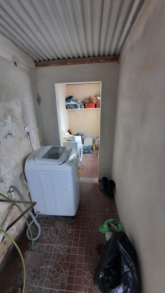 Duplex de 4 dormitorios y cochera en Roca 237