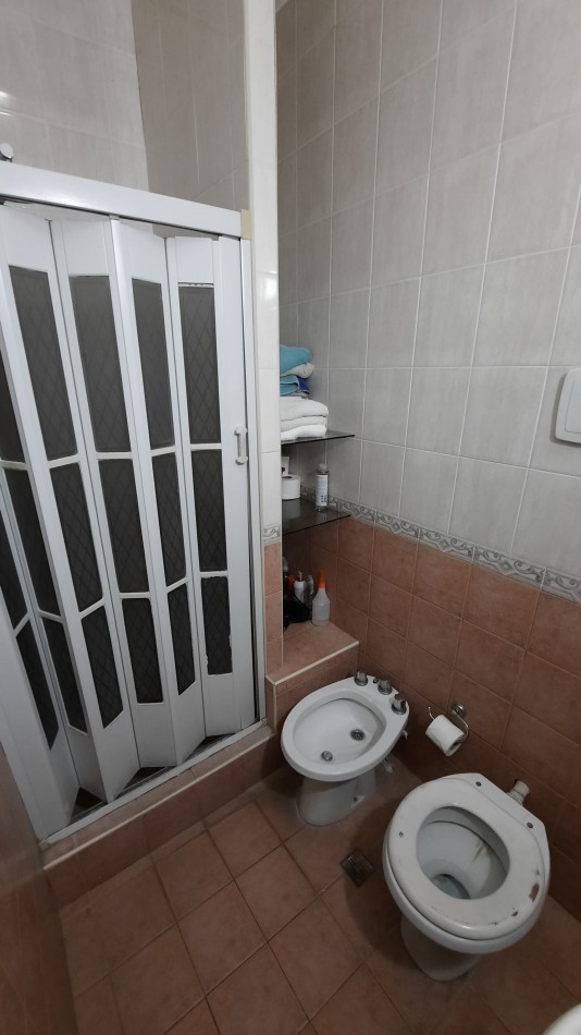 Duplex de 4 dormitorios y cochera en Roca 237