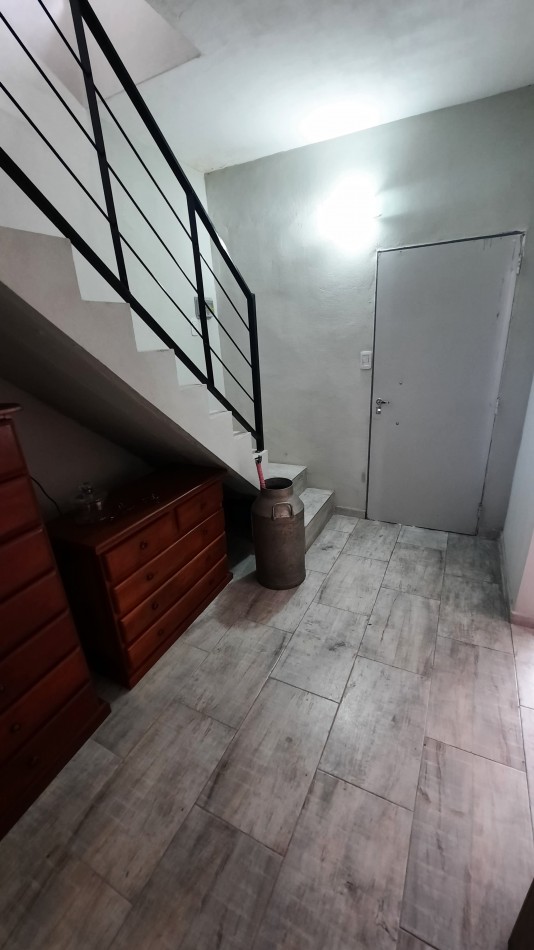 Duplex de 4 dormitorios y cochera en Roca 237