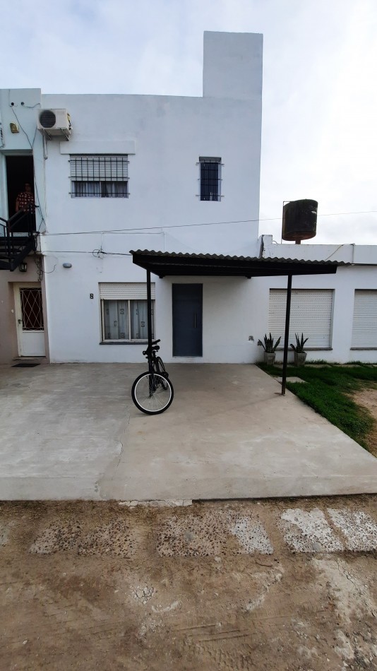 Duplex de 4 dormitorios y cochera en Roca 237