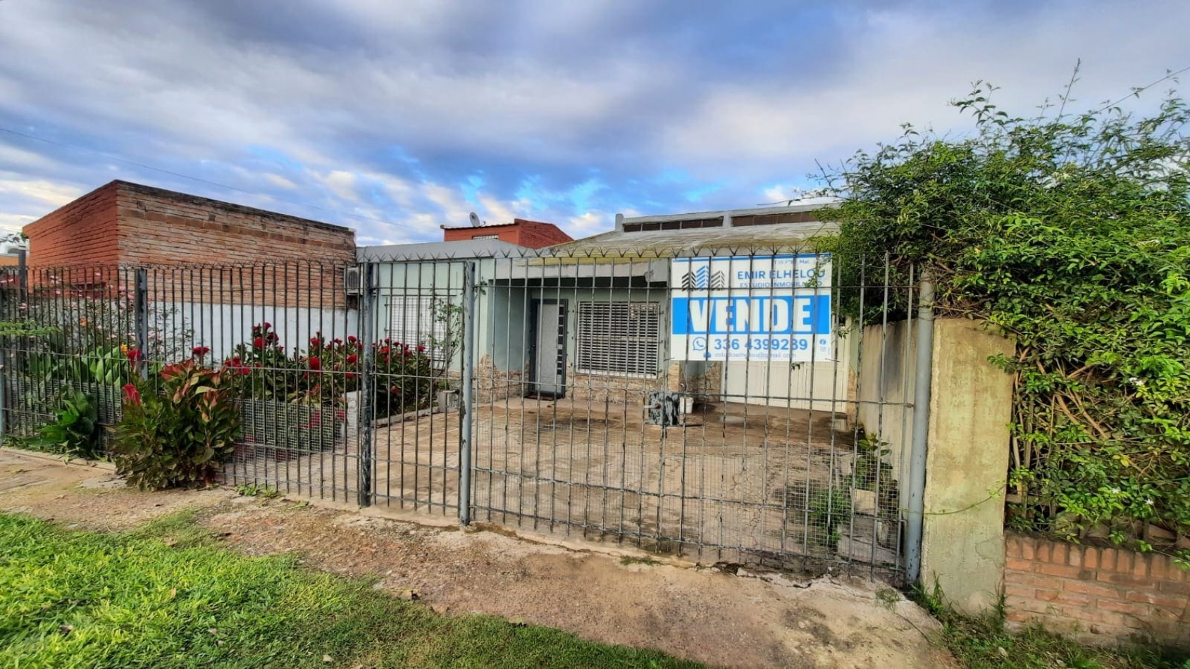 Casa de 2 dormitorios y dep. en Pres. Illia 892