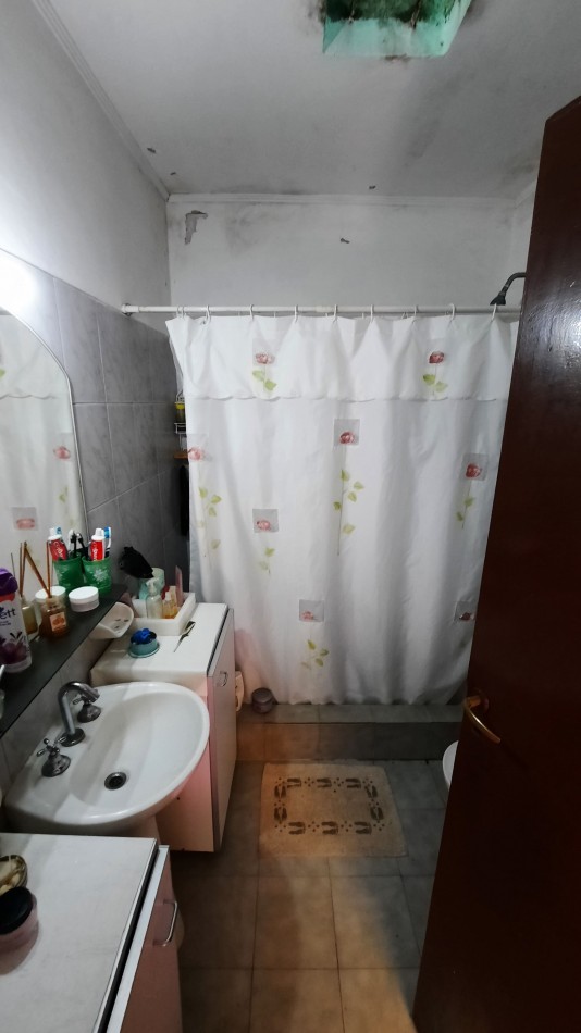 Casa de 2 dormitorios y dep. en Pres. Illia 892