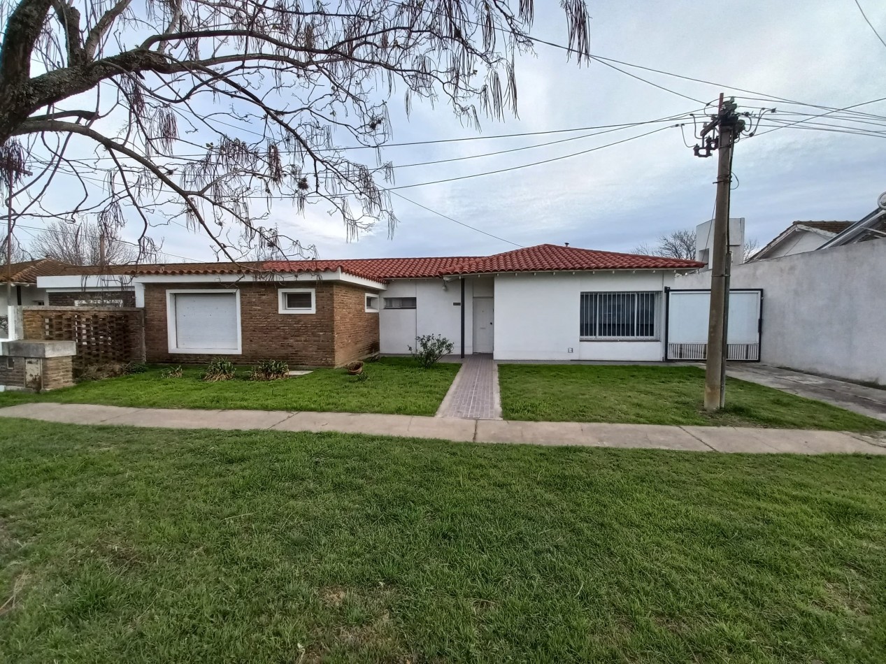 Casa de 3 dormitorios y dependencias en Barrio Somisa