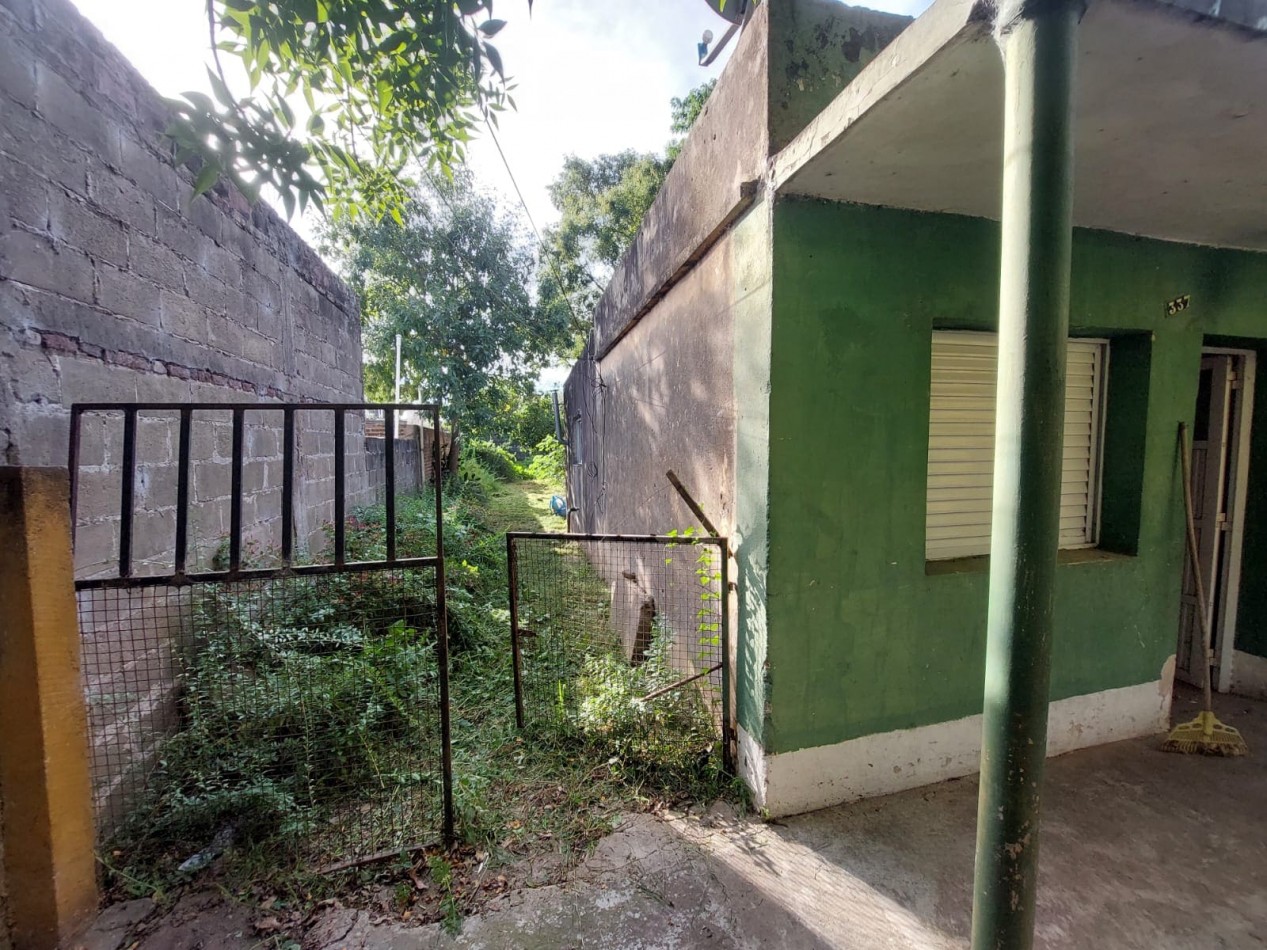 Casa de dos dormitorios a reciclar en Barrio Saavedra - Retasada