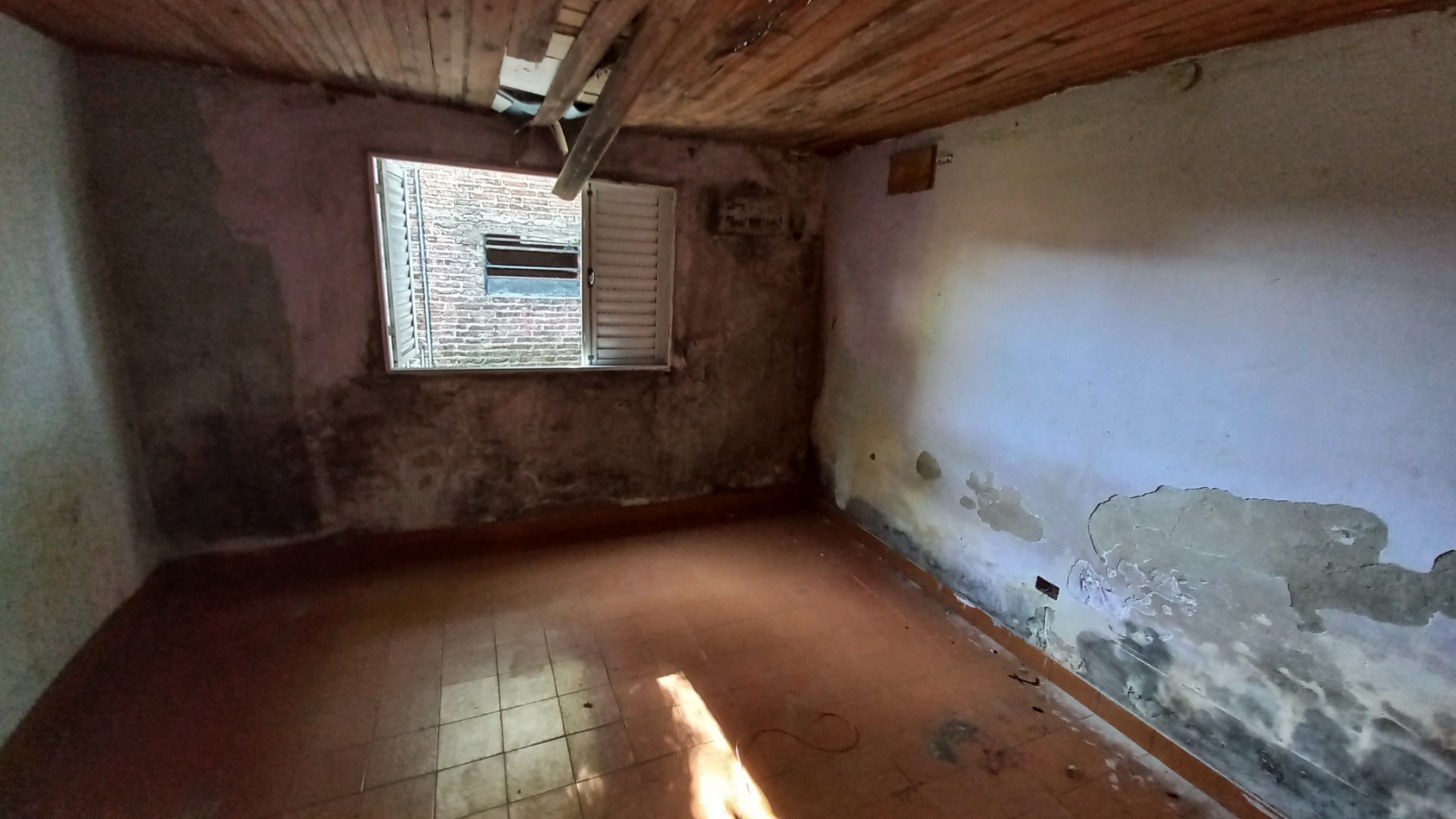 Casa de dos dormitorios a reciclar en Barrio Saavedra - Retasada