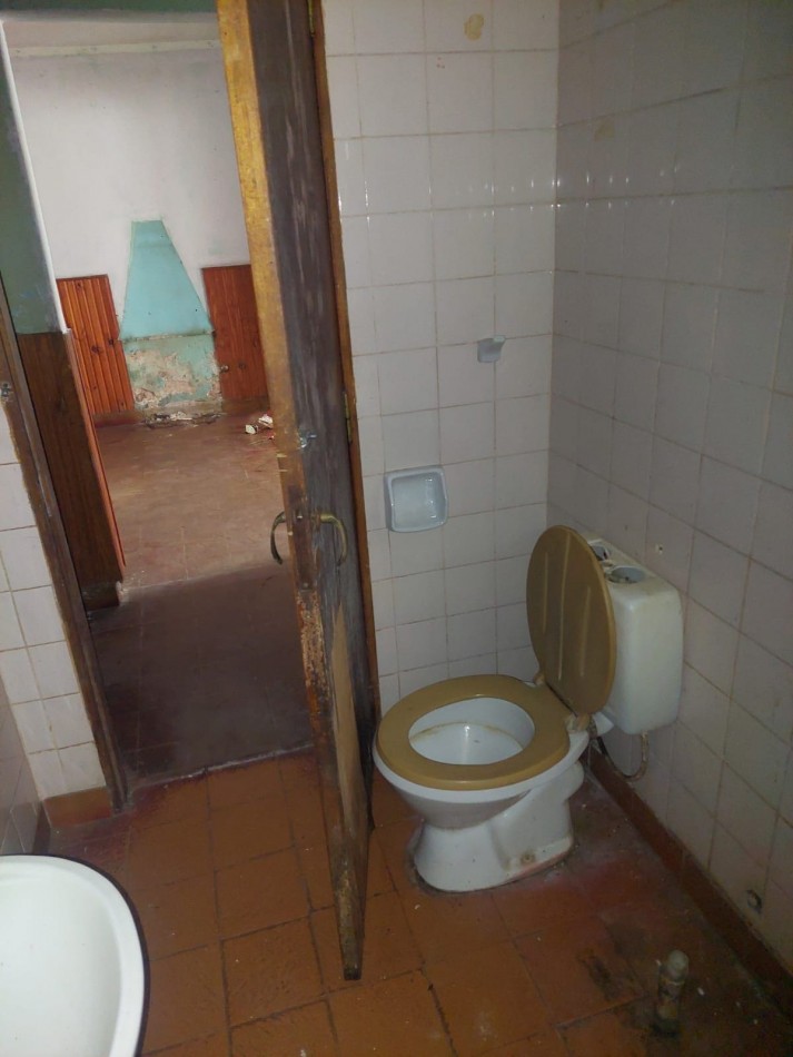 Casa de dos dormitorios a reciclar en Barrio Saavedra - Retasada