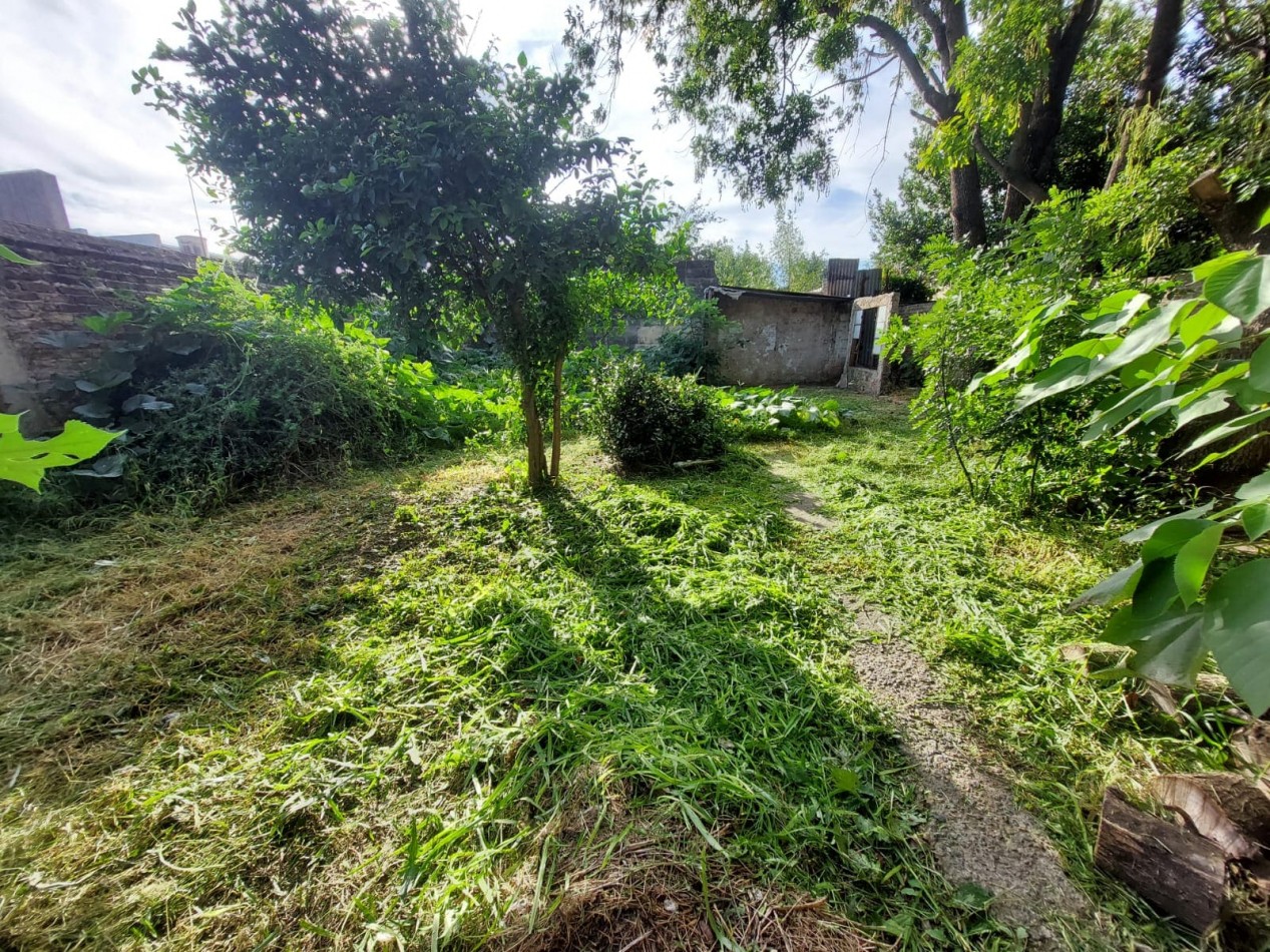Casa de dos dormitorios a reciclar en Barrio Saavedra - Retasada