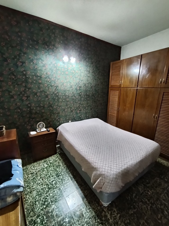 Casa de 3 dormitorios y dependencias en Moreno 216
