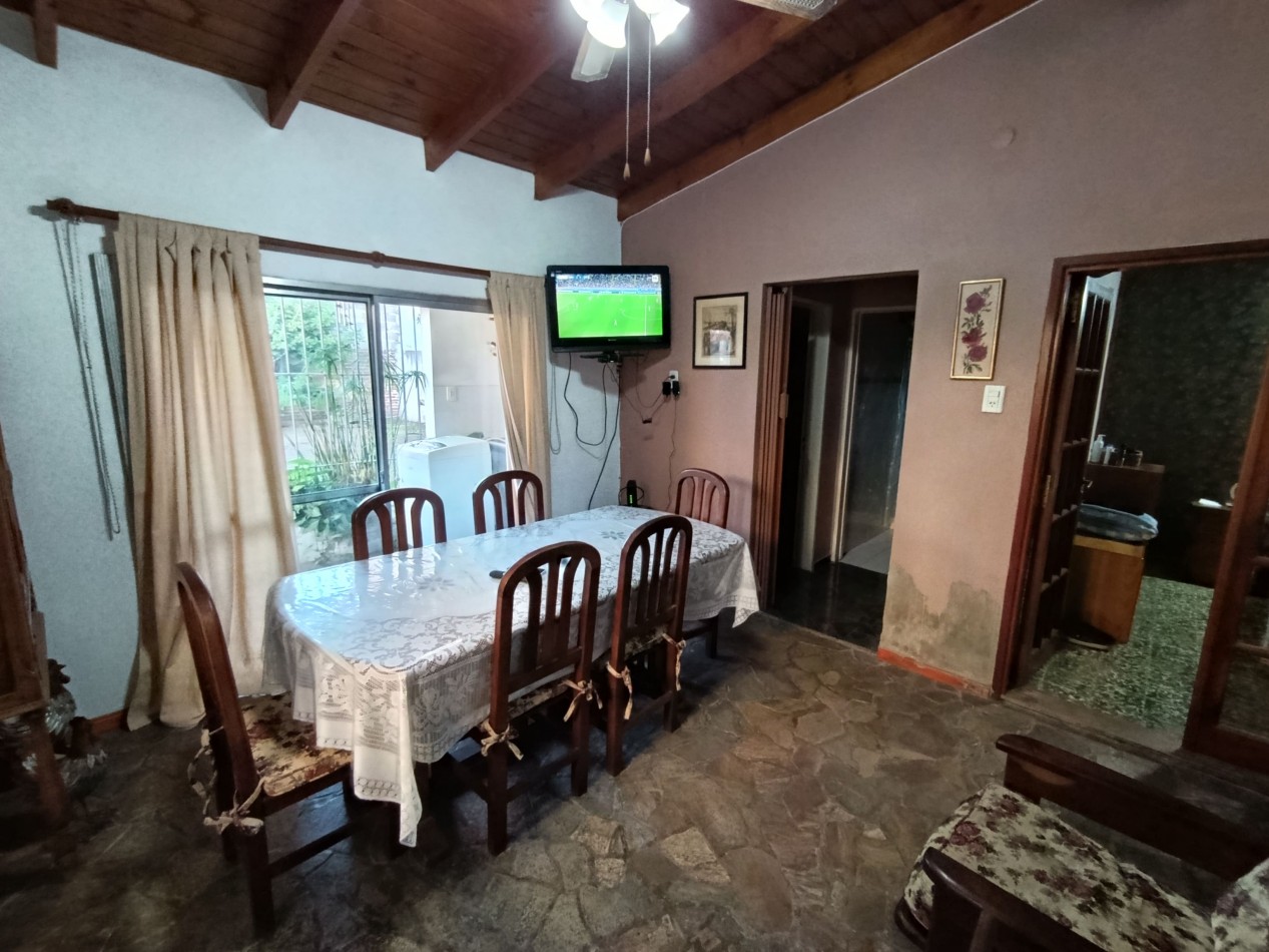 Casa de 3 dormitorios y dependencias en Moreno 216