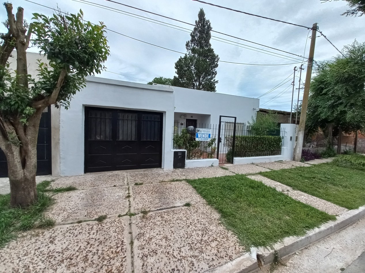 Casa de 3 dormitorios y dependencias en Barrio 9 de Julio