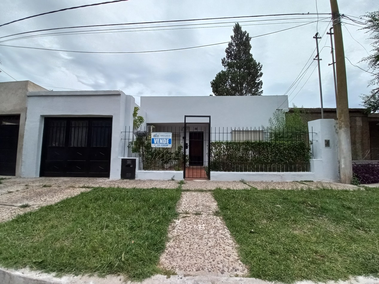 Casa de 3 dormitorios y dependencias en Barrio 9 de Julio