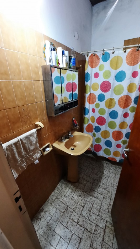 Casa de 3 dormitorios y dependencias en Barrio 9 de Julio