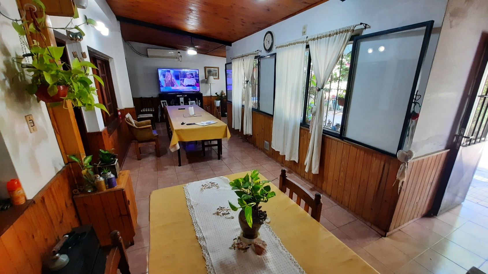 Casa de 3 dormitorios y dependencias en Barrio 9 de Julio