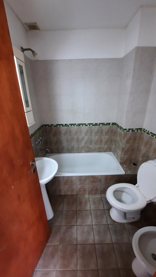 Departamento de 1 dormitorio en Alvear y Ameghino
