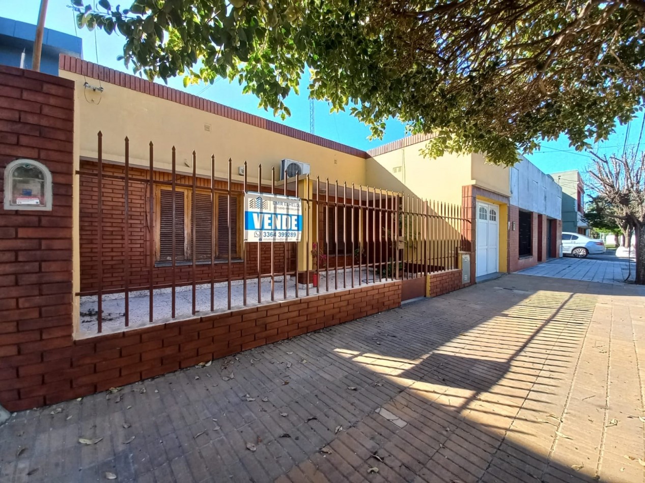 Casa de 2 dormitorios y dep. en Barrio Urquiza