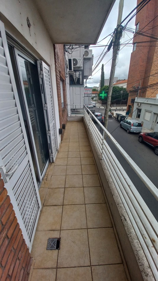 Departamento de 1 dormitorio y cochera en Olleros 59