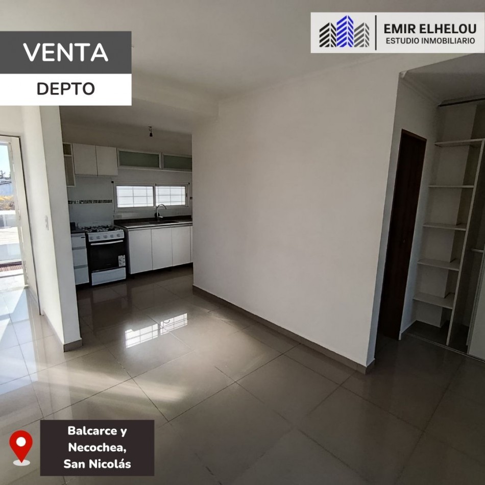 Departamento de 1 dormitorio con cochera y espacio vehicular en Balcarce 346