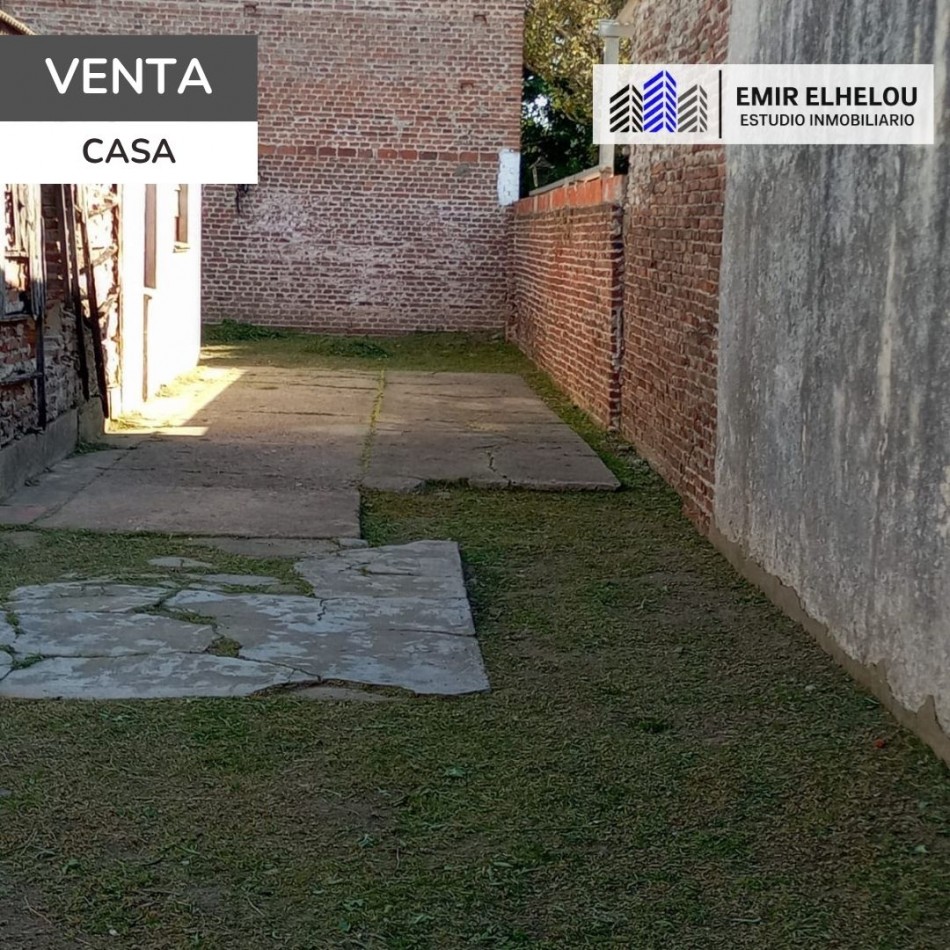 Casa a reciclar en amplio lote en Lamadrid 174